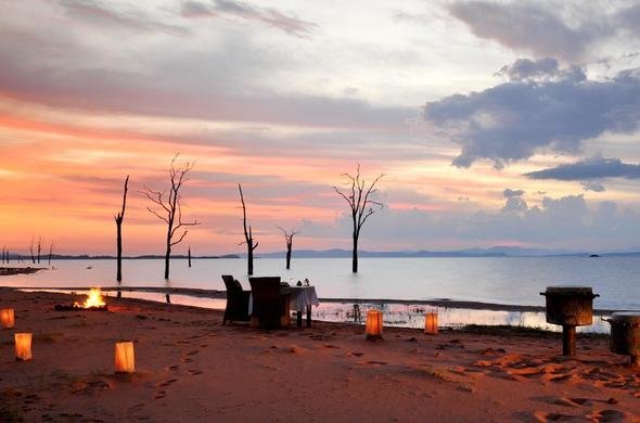 bumi-hills-safari-lodge-private-beach-dinner-590x390.jpg