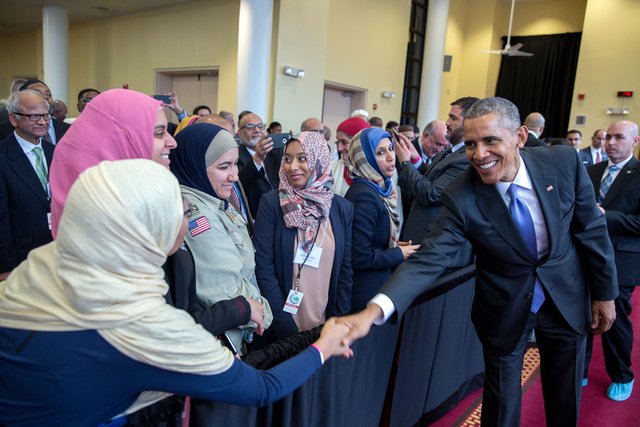 obama-shaking-hands.jpg