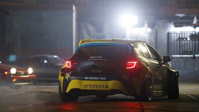 toyota-corolla-hatchback-drift-05.jpg