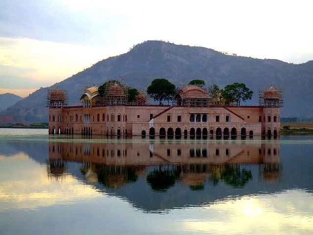 jal mahal.jpg