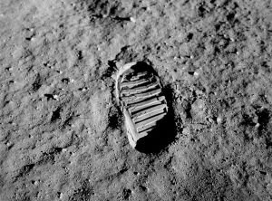 Apollo_11_bootprint.jpg