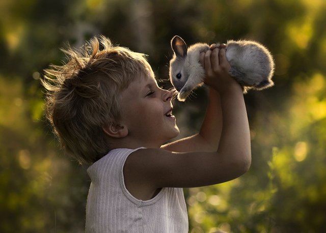 850805-The-animal-whisperers-Tender-moments-Elena-Shumilova-6-900-b566d721e4-1484730212.jpg