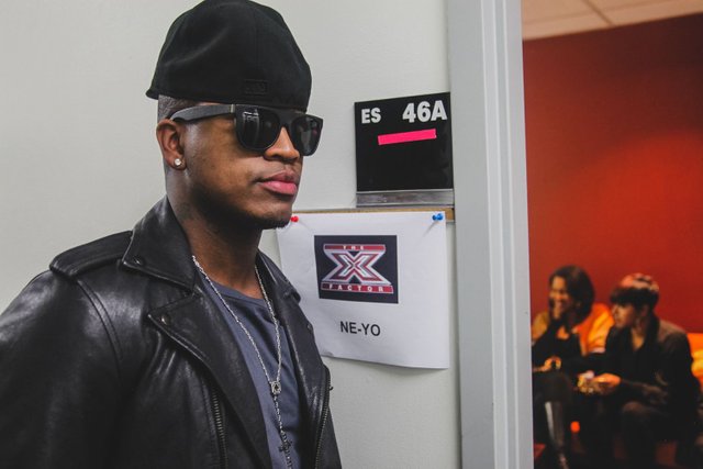 Ne-Yo-Backstage-at-the-X-Factor-Finale_7504.jpg