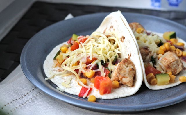 Chicken_vegetable_taco_summer.jpg