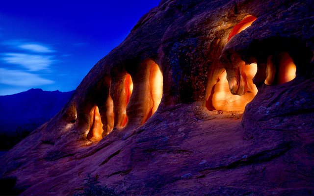 red-warm-cave-blue-night.jpg