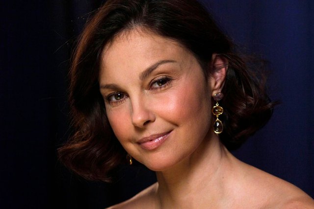 ashley-judd-plastic-surgery-tease_jwrfi7.jpg