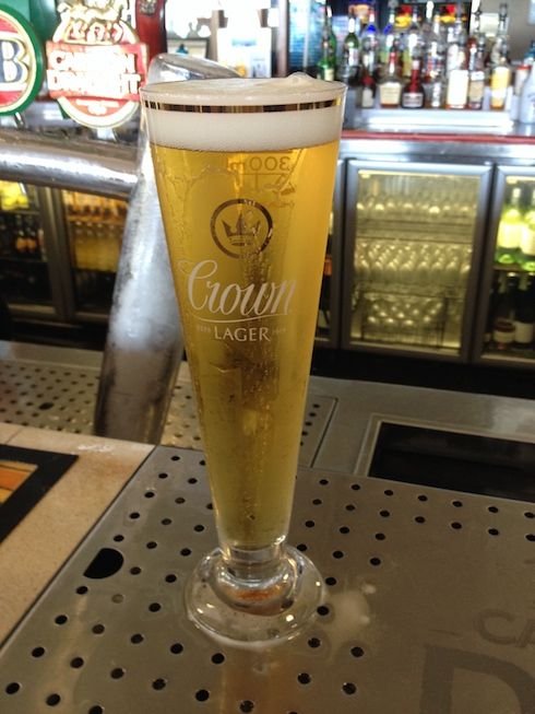 Crown_lager_ beer_in_ glass.jpg
