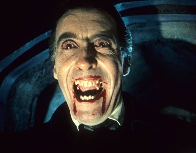 Christopher-Lee-as-Dracula.jpg