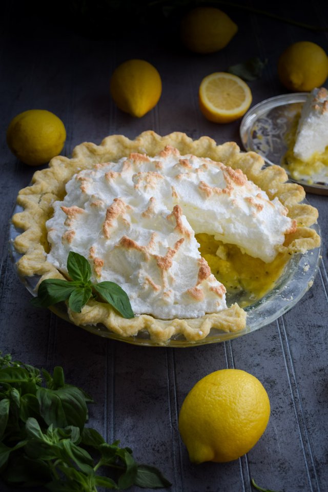 Basil Lemonade Meringue Pie. (6).jpg