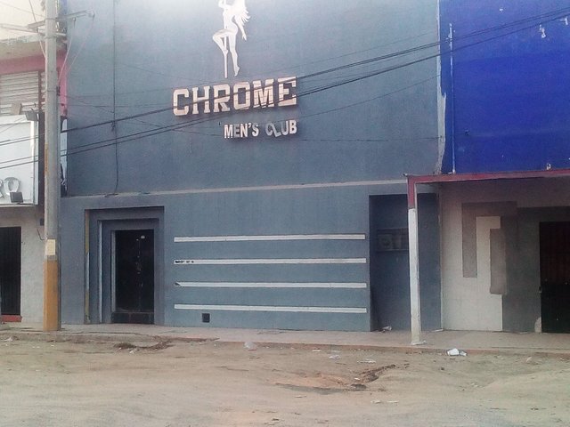 IMG_20180310_183143 Chrome men's club (near party.original.dull, unzips.inches.smaller) apparently closed.jpg
