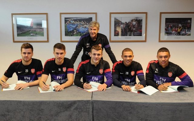 wenger_english_players_trans_NvBQzQNjv4BqqVzuuqpFlyLIwiB6NTmJwfSVWeZ_vEN7c6bHu2jJnT8.jpg