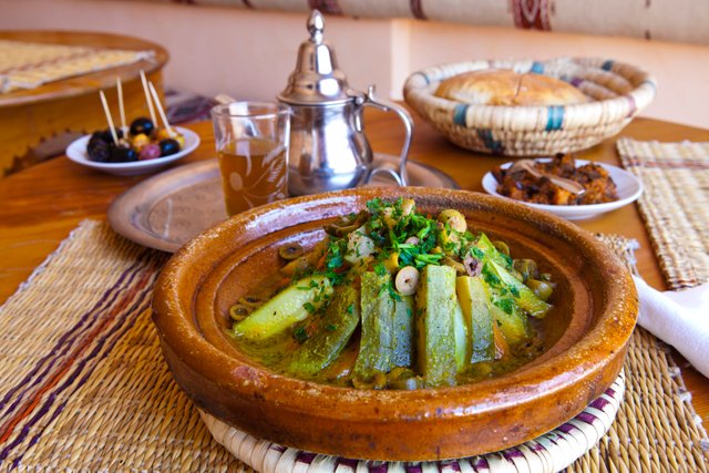 tagine-zucchini-getty-3867-x-2578-56a646603df78cf7728c3324[1].jpg