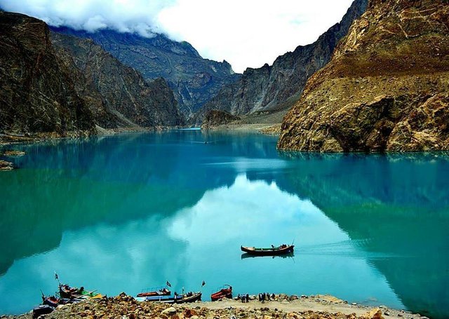 5-Attabad-Lake-One-of-the-most-beautiful-lakes-in-the-world.jpg