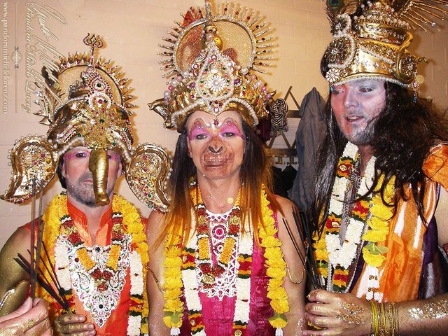 Indische_Gottheiten_Goetter_Hanuman_Ganescha_Krischna_Shiva_Event_Kostuem_01.jpg