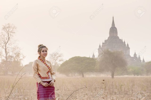 69780728-beautiful-girl-in-myanmar-traditional-costume-identity-culture-of-myanmar-pagdodas-of-bagan-backgrou.jpg