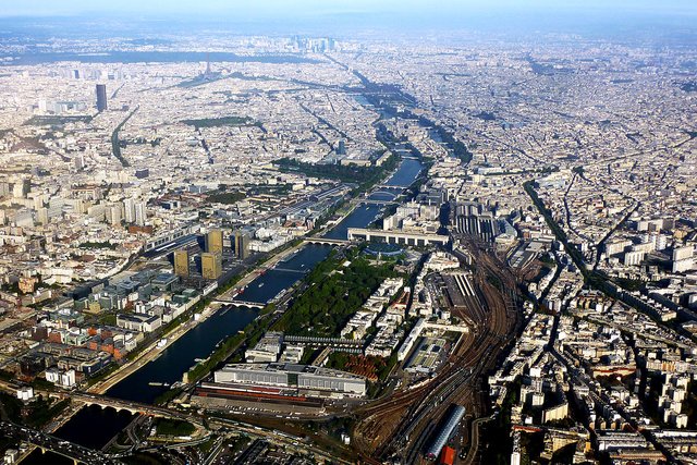 river_Seine_Paris.jpg