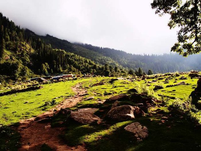 Hiking-in-Kasol.jpg