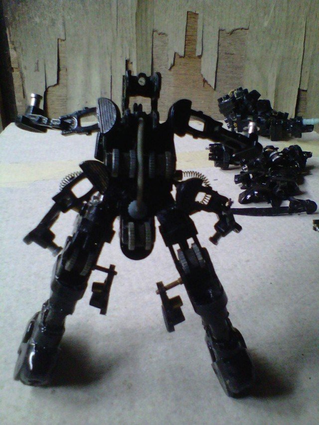 robot-iron-man-mengagumkan-dari-korek-api-gas-13-640x853.jpeg