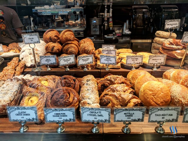 breads at the counter.jpg