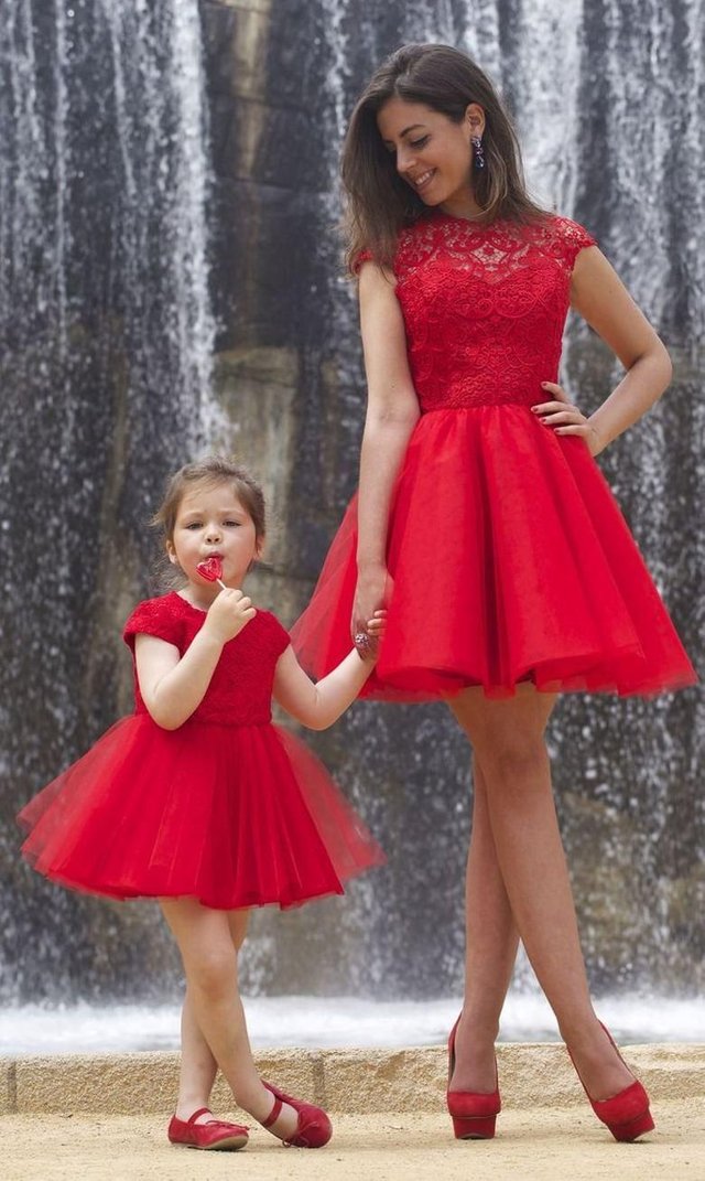 beautiful mother and daughter dresses