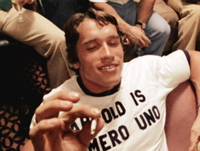 Arnoldsmoking.jpg