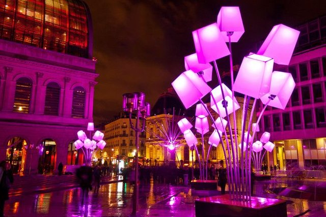 Fete-des-Lumieres-06_image-gauche.jpg