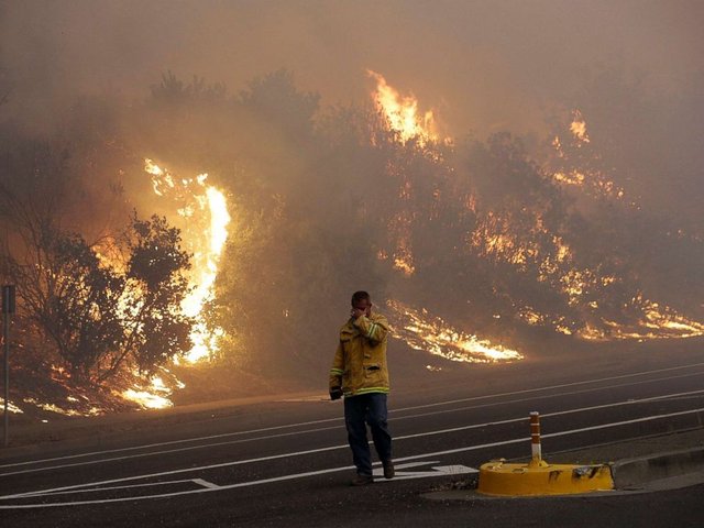 california-wildfires-01-ap-jef-171009_4x3_992.jpg