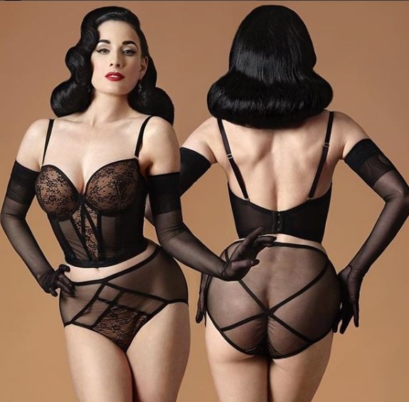 5Dita-Von-Teese.jpg