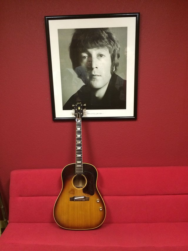 LENNON COUCH.jpg