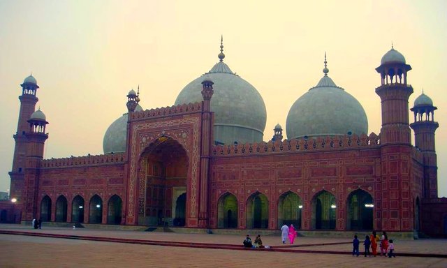 Badshahi-Mosque.jpg