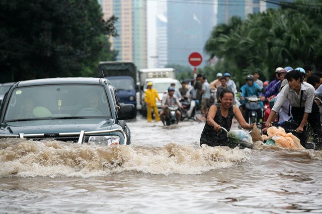 2008_Hanoi_flood,_01.jpg