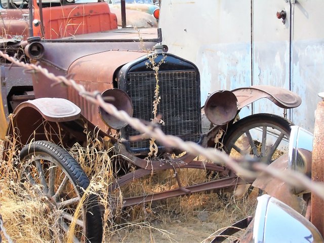 Antique car with wood spokes Sprague WA.jpg