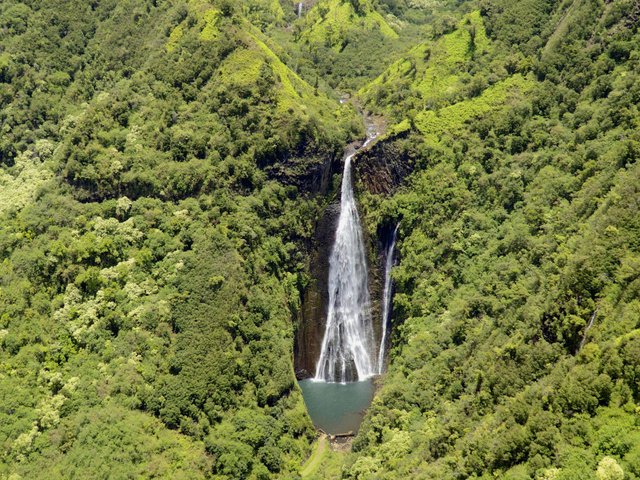 Manawaiopuna Falls google search image steemit hawaii.jpg