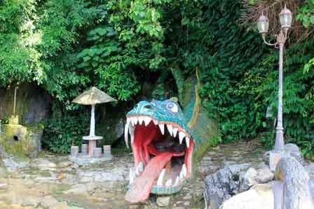20141113183932-1-tapaktuan-menilik-legenda-kota-naga-di-aceh-selatan-001-yunita-rachmawati.jpg