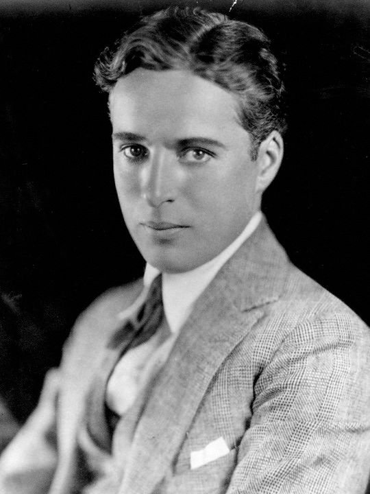 Charlie_Chaplin_portrait.jpg