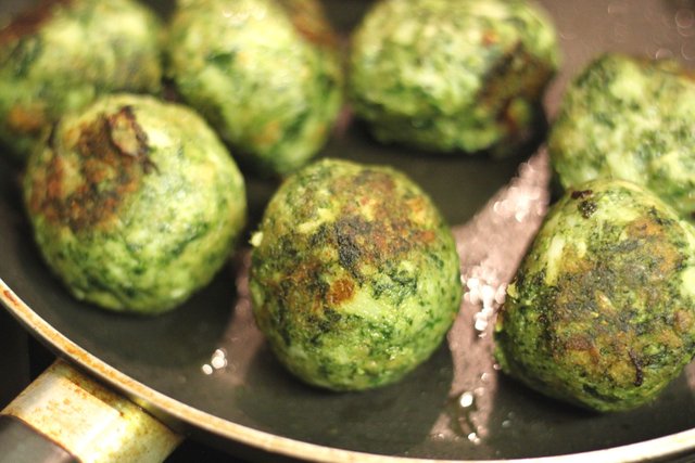 Egg-Broccoli-Balls.jpg