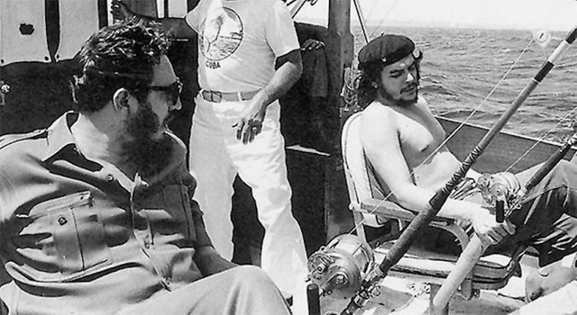 Fidel_Castro_and_Che_Guevara_marlin_fishing_off_the_coast_of_Cuba_in_1960.jpg