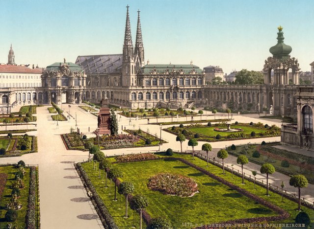 Dresden._Zwinger_&_Sophienkirche._-_Detroit_Publishing_Co.jpg