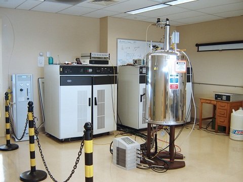 Nuclear Magnetic Resonance Spectrometer (NMR).jpg