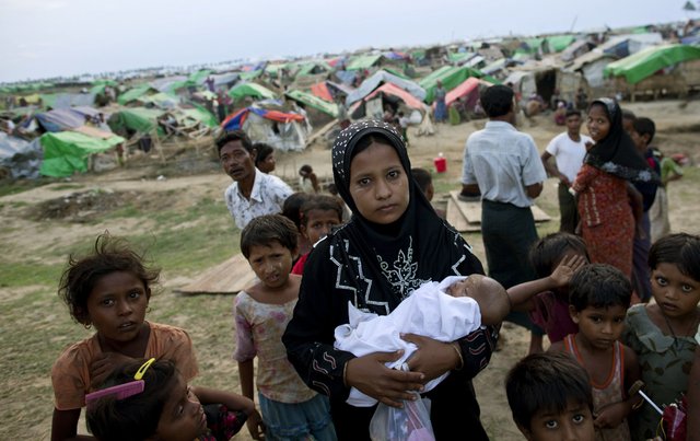 la-ed-rohingya-muslims-persecution-myanmar-20141015.jpg