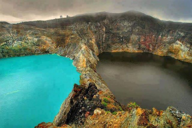 Mount-Kelimutu-Indonesia.jpg