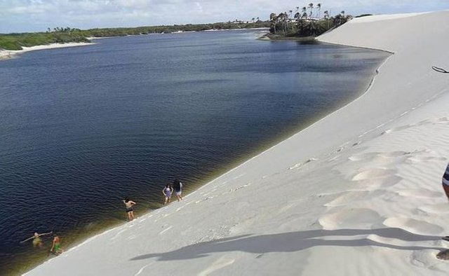Lagoa da Esperanca.jpg