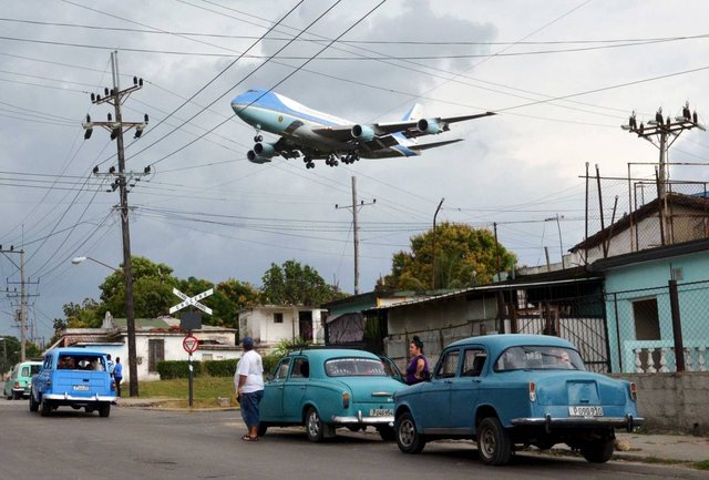 top-10-photos-air-force-one-cuba-alberto-reyes.jpg