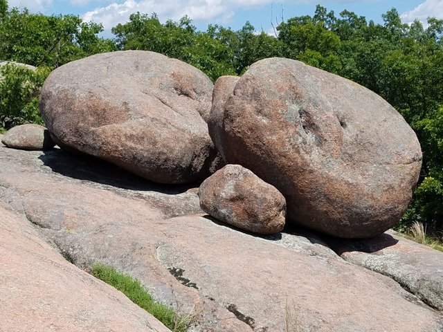 large boulders.jpg