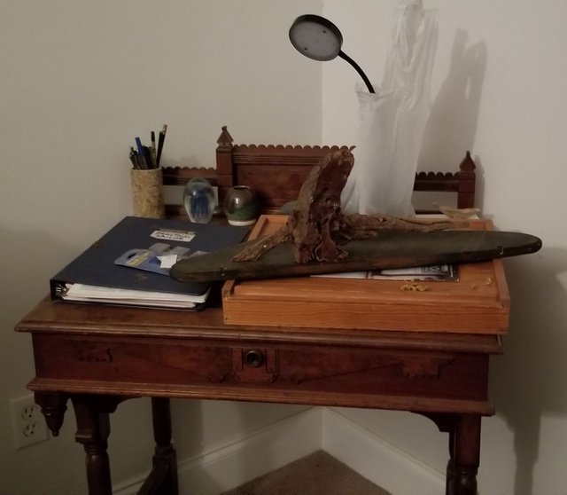 20180305_031322 - Momma's Eastlake desk.jpg