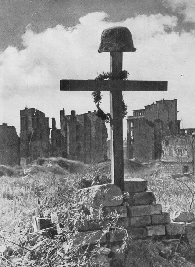 Polish_Soldier's_Grave_Warsaw_1945.jpg