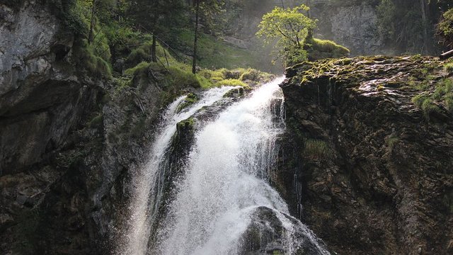 gollinger-waterfall-2952361__480.jpg