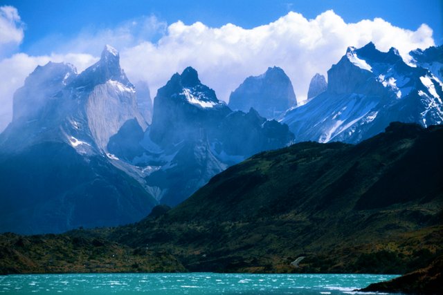 A_view_towards_Torres_Del_Paine.jpg