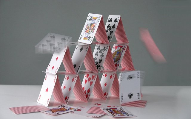 bitconnect-house-of-cards.jpg