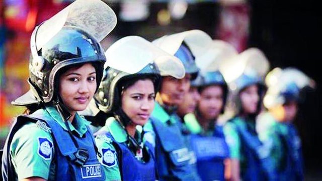 women-police-Bangladesh 1.jpg